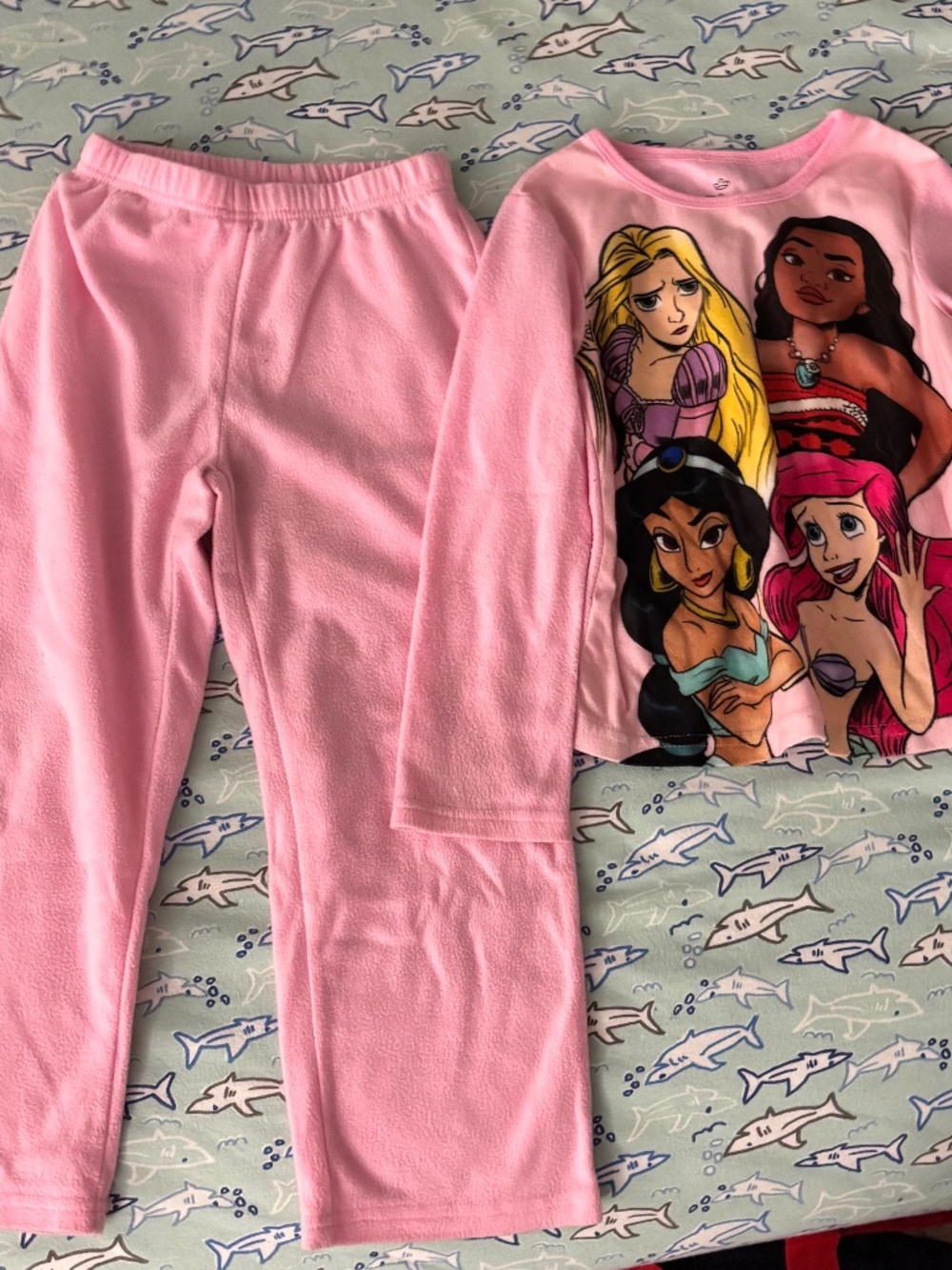 Disney Princes Pajama set XS 4//5